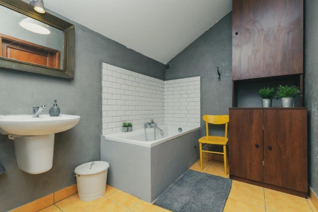 トチェフApartament Stare Miastoアパートメント エクステリア 写真